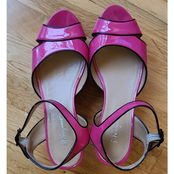 🆕️ My Ferragamo by Salvatore Ferragamo Wedge Sandals Hot Pink Sz 8.5 Bimbocore - Picture 3 of 8